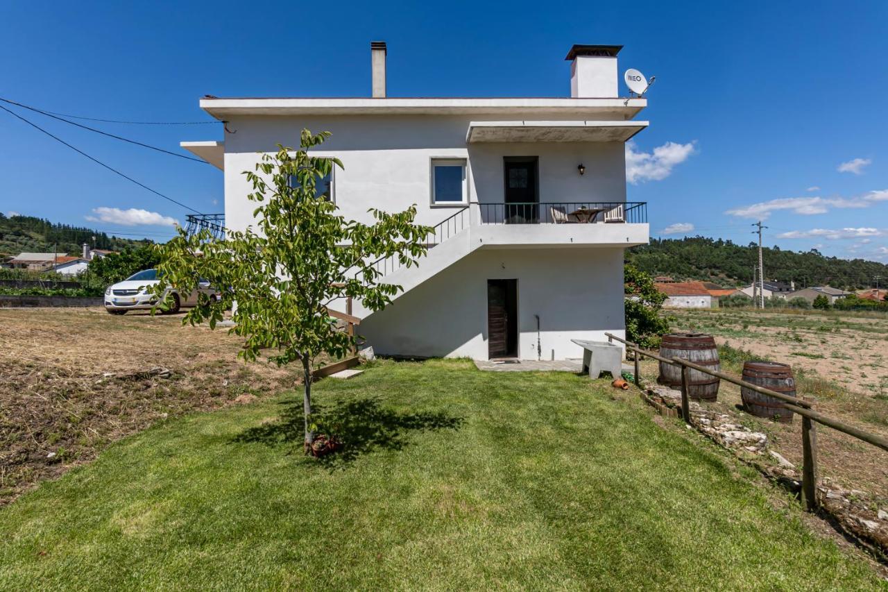 Charming Country House Ourem Exterior photo