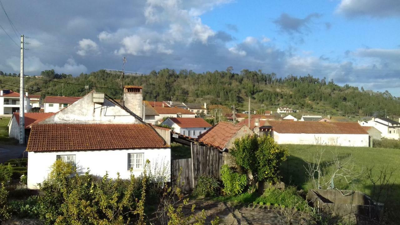 Charming Country House Ourem Exterior photo